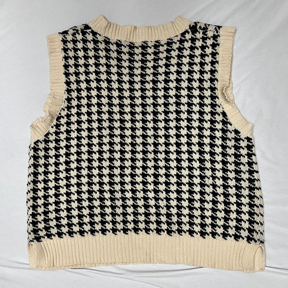 Women's black and cream hounds tooth patterned sweater vest - Picture 5 of 5